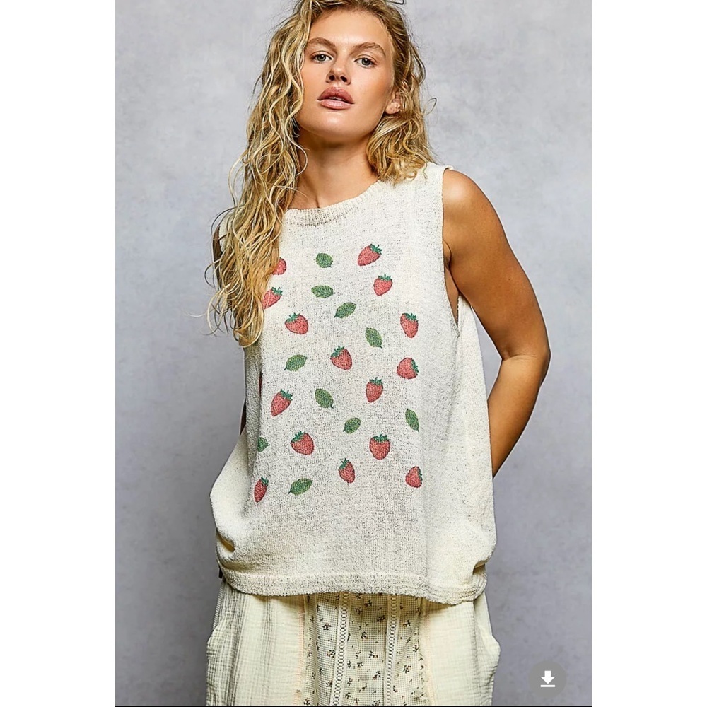 Last One-POL Strawberry Print Sleeveless Top